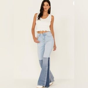 SHYANNE WOMEN'S‎ TWO TONE SEAMED LIGHT WASH HIGH RISE FLARE JEANS SIZE 29